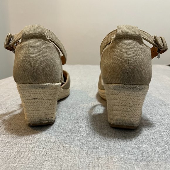 BOC Born Concept Wedge Beige Sandals, size 8M - Picture 4 of 11